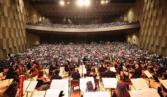 Cumhurbaşkanlığı Senfoni Orkestrası Denizlililer için sahne aldı