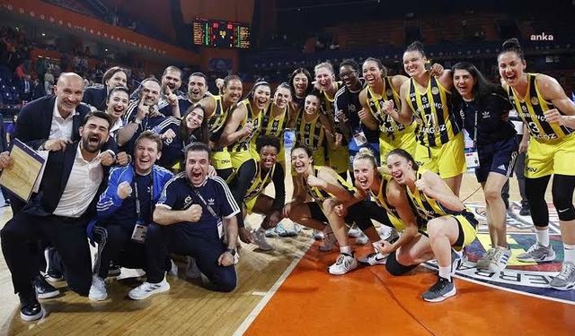 Fenerbahçe Alagöz Holding namağlup şampiyon