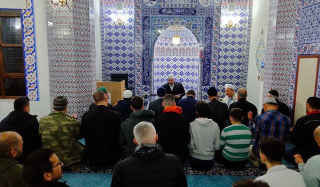Merkez İmam-ı Azam Camii'nde sahur programı