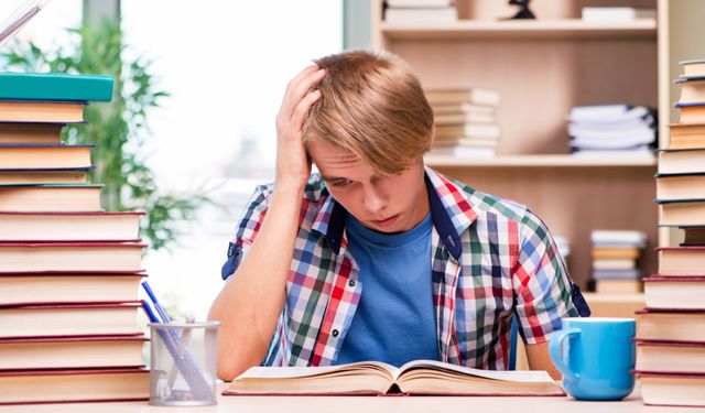 Sınav stresini yönetmenin altı etkili yolu: Öğrenciler için pratik stratejiler