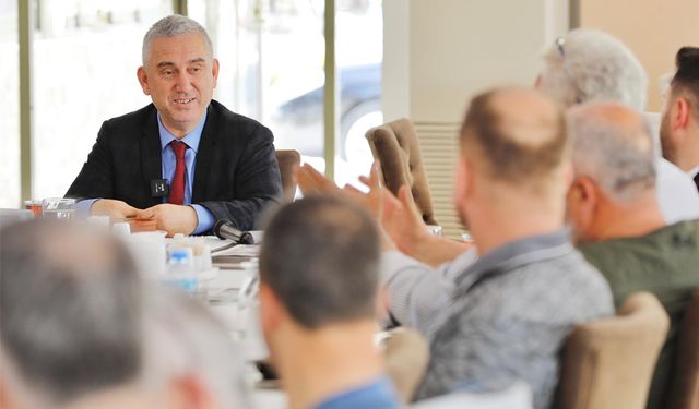 Bergama Belediye Başkanı Tanju Çelik de belediyenin borcunu açıkladı
