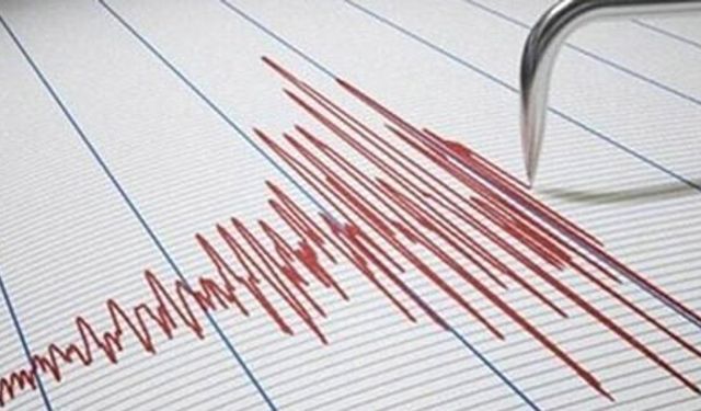 Endonezya'da deprem: 6,2 ile sallandı