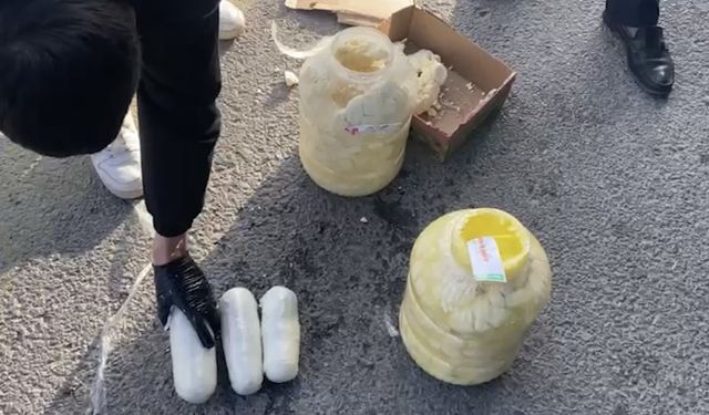 Uşak'ta yolcu otobüsünde 2 kilo 670 gram uyuşturucu ele geçirildi