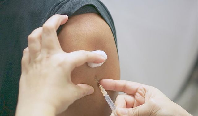 'Covid aşısı olmayanlar için kalp krizi riski artıyor'