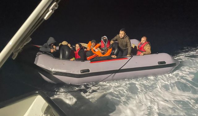 Ayvacık açıklarında 20 kaçak göçmen kurtarıldı