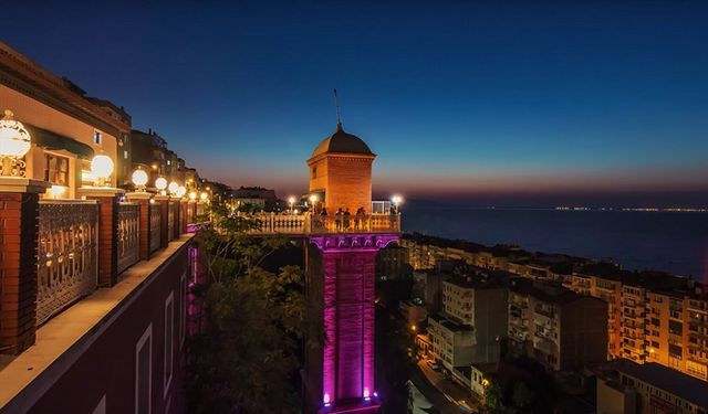 İzmir’de Körfez’e şık bir bakış açısı sunan: Tarihi Asansör