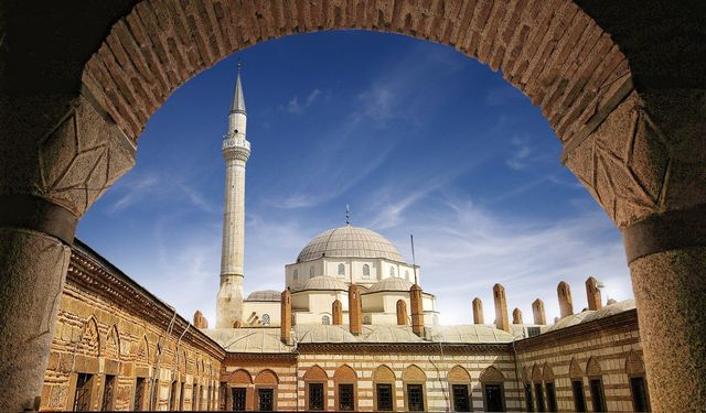 İzmir’in 16’ncı yüzyıldan kalma ikonik mirası: Hisar Camii