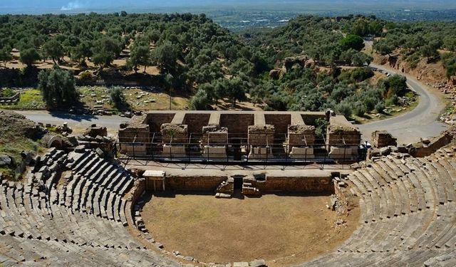 Tam bir mühendislik harikası| 7 Bin kişilik tiyatrosu hala korunuyor