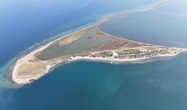 Şifalı kumlarıyla nam saldı: Türkiye’nin en özel adası