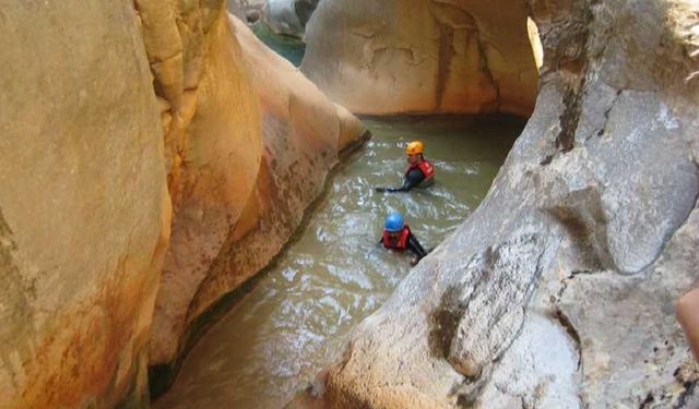 İzmir’in yanı başında! Engebeli arazisi ile nefes kesen bir kanyon