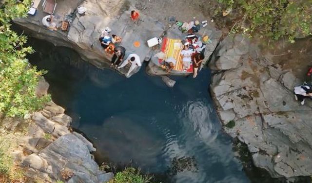 İzmir’de az bilinen gizli bir cennet! Berrak doğal havuzlar keşfedilmeyi bekliyor