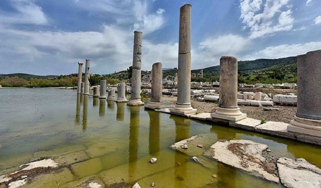 Sular altına gömülü antik bir kent: Çıplak ayakla tarihi dokuda adımlayın!