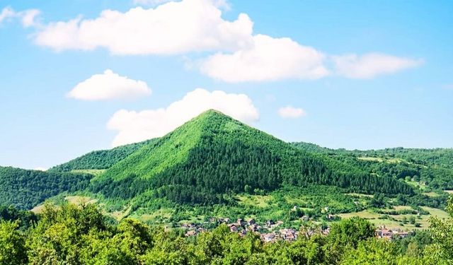 Dünyanın en büyük piramidi: İzmir’in kardeş şehrinde ilginç kalıntılarıyla dikkat çekiyor