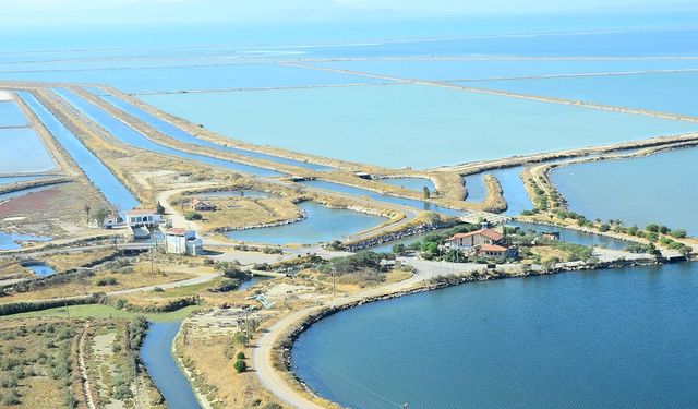 Türkiye’nin en büyük tuzlası! İzmir’de hafta sonu kafa dinlemenin yeni adresi