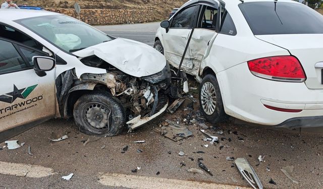 İnegöl'de trafik kazası: 4 kişi yaralandı