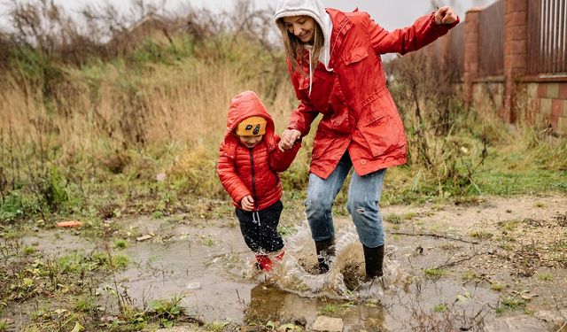 İşin ustası anlattı! Tek bir malzeme yetiyor, ayakkabınız bir daha asla ıslanmıyor