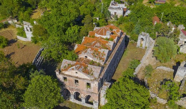 Türkiye’nin hayalet köylerinden! 500 yıllık tarihi ve doğasıyla İzmir’in Lübbey’ine rakip