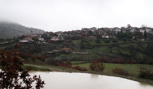 Şelalesi ve yüzyıllık kültürü ile Manisa’nın en şirin köylerinden! Fotoğraf tutkunları akın ediyor