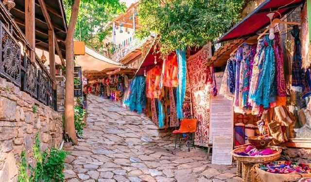 İzmir'den İZBAN’a binen soluğu burada alıyor! Tarih, kahve ve Ege mutfağı aynı köyde buluşuyor
