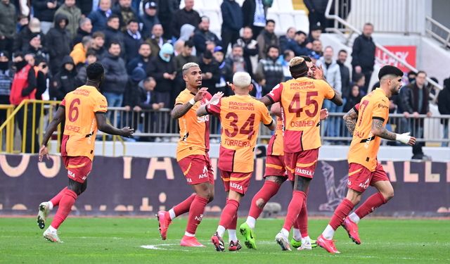 Yönetim kararını verdi: Galatasaray'da o isimle yollar ayrılıyor!