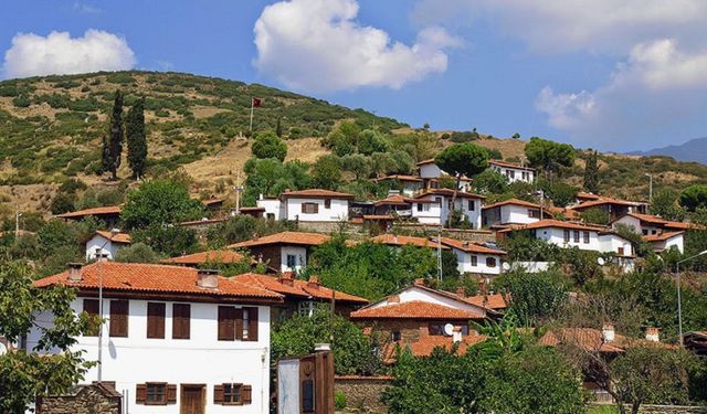 Asırlık geçmişiyle Bozdağ'ın en gözde köyü! İzmir'de nefes almak isteyenler buraya koşuyor