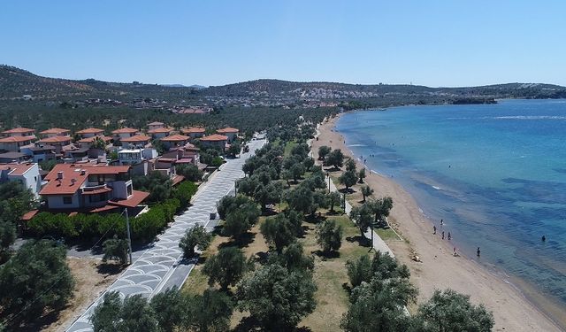 Yemyeşil doğasıyla Edremit Körfezi'ne uzanan şirin bir köy: Turistler en çok zeytinyağlı pilavını seviyor