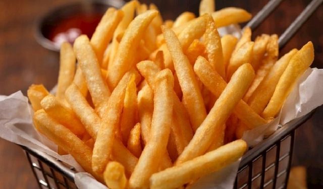 Çıtır çıtır patates kızartmanın sırrı buymuş: Ne buzlu su ne de tuzlu suda bekletmenize gerek yok