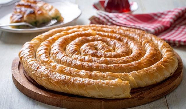 Fırıncıların herkesten sakladığı hamur tarifi: Çıtır çıtır el açması böreklerin sırrı buymuş!