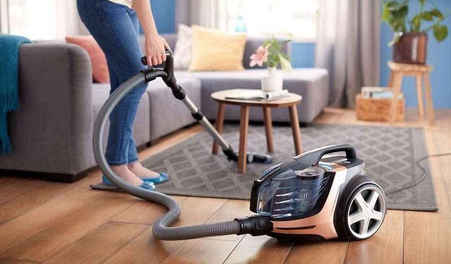 Temizlik yaparken evi kokutmayın! Elektrikli süpürge kokusuna kesin çözüm