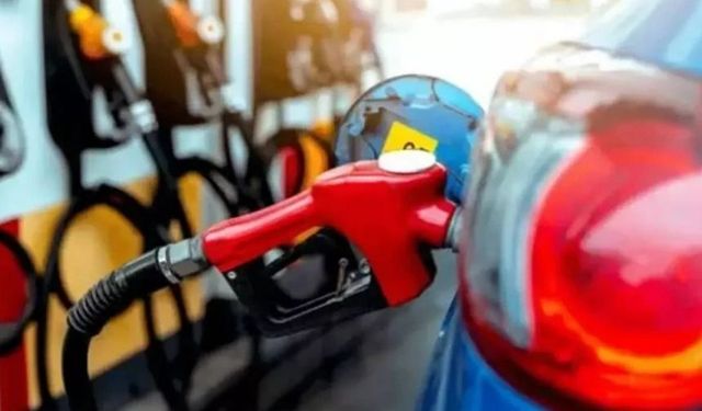 Akaryakıtta tabela bir gecede değişti! Motorin 90 TL’yi aştı, benzin 80 TL’ye dayandı (4 Eylül Cuma)