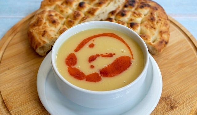 Ekmek banmalara doyamayacaksınız Ustalar bile böyle yapıyor: Lokanta üslü mercimek çorbasının sırrı buymuş