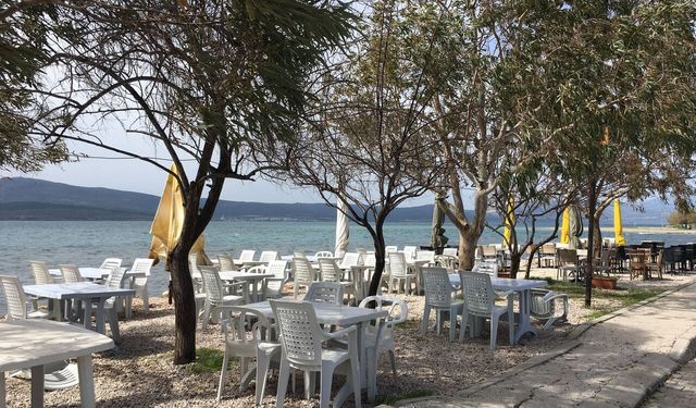 Taş Kahve’de kahve, köyde keşkek! İzmir’de deniz, tarih ve lezzetin buluştuğu hafta sonu rotası