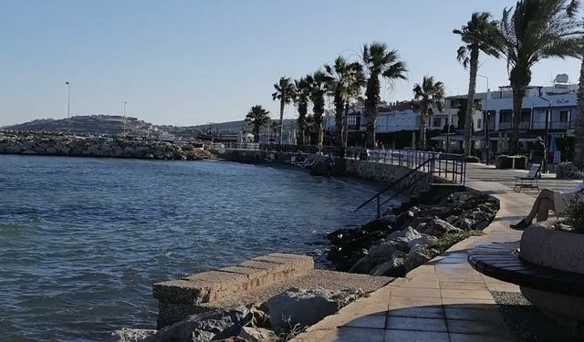 Yeni Foça’yı solladı: Rüzgar sörfü tutkunlarının yeni rotası! ESHOT’a atlayan bir saatte burada