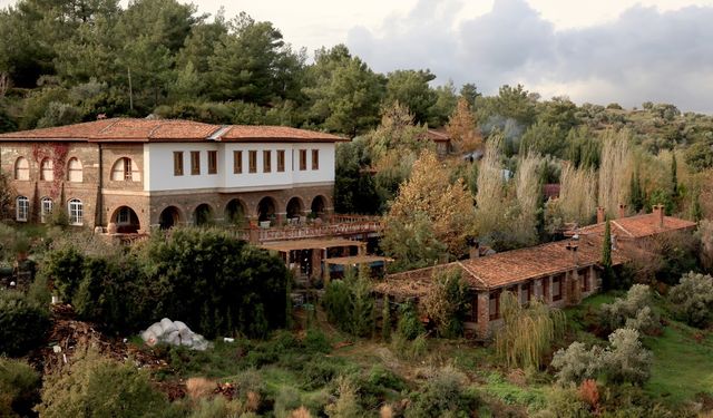 Bu köyde sınav yok, sadece öğrenme var: Deniz, kum ve güneşe alternatif bir gezi rotası!