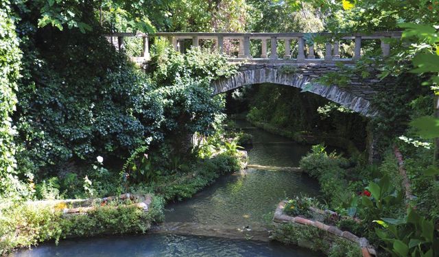 İzmir’e 1 saat uzaklıkta bu kadar doğal yer olur mu? 13. yüzyıldan günümüze hafta sonu kaçamağı: Mis gibi hava şifalı su