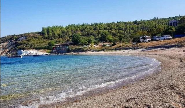 Ne Çeşme ne Karaburun! İzmirliler bu plaja akın ediyor! Denizi cam gibi, kumu ipeksi! Görenleri büyülüyor!