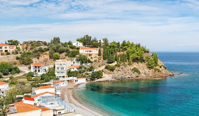 Orta Çağ köylerinden masmavi koylara: İzmir’den sadece 30 dakikada sakız aromalı lezzetler diyarına!