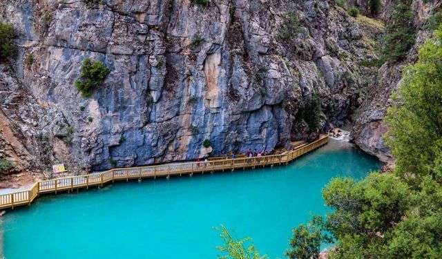 Plajdan fazlasını isteyenler buraya! İzmir’e sadece 2 saat uzaklıkta yaz tatilini doğayla taçlandırın