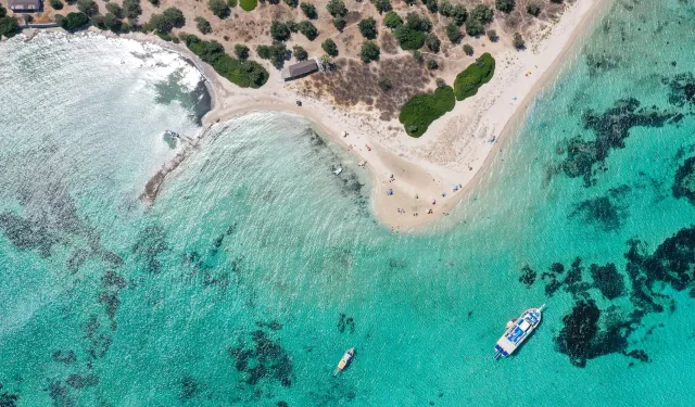 İzmir'in Maldivler'i denilen koyu! İpek gibi beyaz kum ile turkuaz denizin hiç derinleşmediği yer