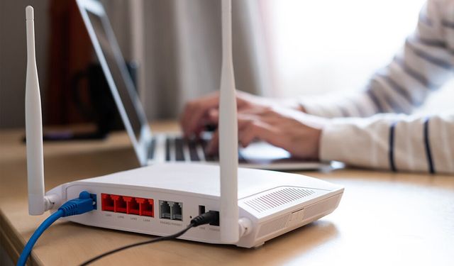 Akvaryum internet sinyalini keser mi? Modemi oraya koyanlar dikkat: Bağlantı hızınız bu şekilde yavaşlayabilir