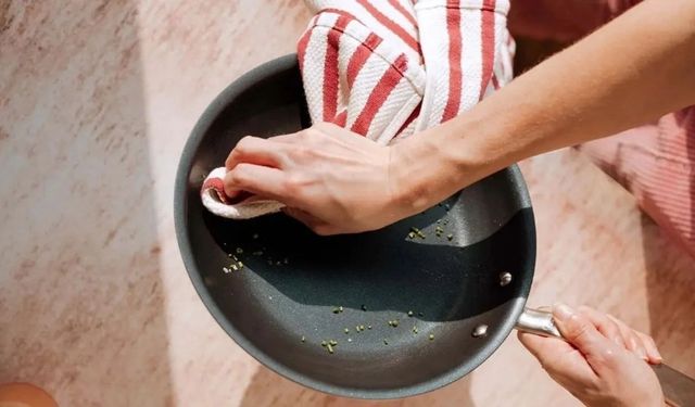 İlk günkü gibi değil diyerek çöpe atmayın! Tavanızın ömrünü iki katına çıkarın: Bu yanlışlar kaplamayı yok ediyor