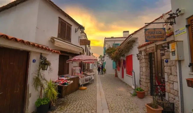Ne AVM ne sahil! İzmir’den tek otobüsle gidilen 100 yıllık sanat köyü: Türkiye’nin ilk köy tiyatrosu da burada