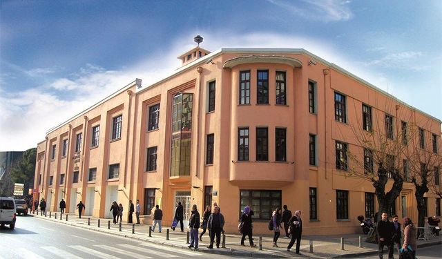 Telefonu cebinize koyup 186 yıl önceki İzmir’e bakın! Yüzlerce fotoğraf ilk kez ücretsiz sergileniyor
