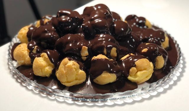 Pastanelerde kilosu cep yakıyor! Meğer profiterolü evde yapmak sanıldığı kadar zor değilmiş