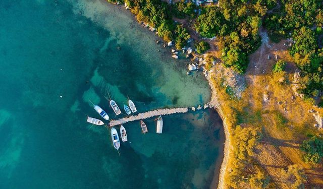 Ne Alaçatı ne Şirince! İzmir’in dibindeki bu köyü gören taşınmak istiyor: Hem ESHOT’la gidiliyor hem masmavi denizi var