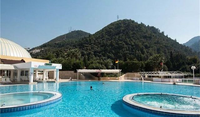 Yazın yüzemedim diye üzülmeyin! İzmir merkeze 10 kilometre: Bu 8 havuzda su kışın da sıcacık