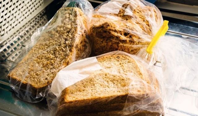 Ekmeği poşete koyup saklayanlar dikkat! Bayatlamaması için doğru yöntem bakın neymiş