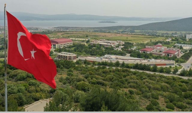 Öğrenciler seçti: İYTE bir kez daha Türkiye birincisi oldu