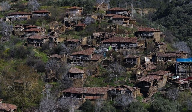 Bir zamanlar yüzlerce kişi yaşıyordu, şimdi sessizliğe büründü! İzmir’in hayalet köyü: Lübbey nasıl gidilir?