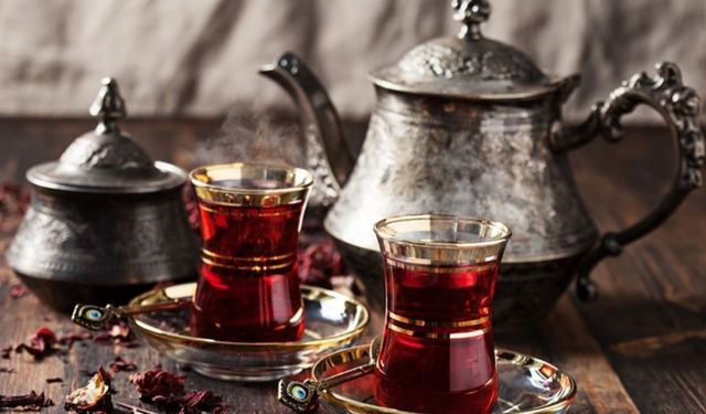 Boyalı çayı anlamanın en kolay yolu buymuş! Saniyeler içinde çay hilesini yakalayın